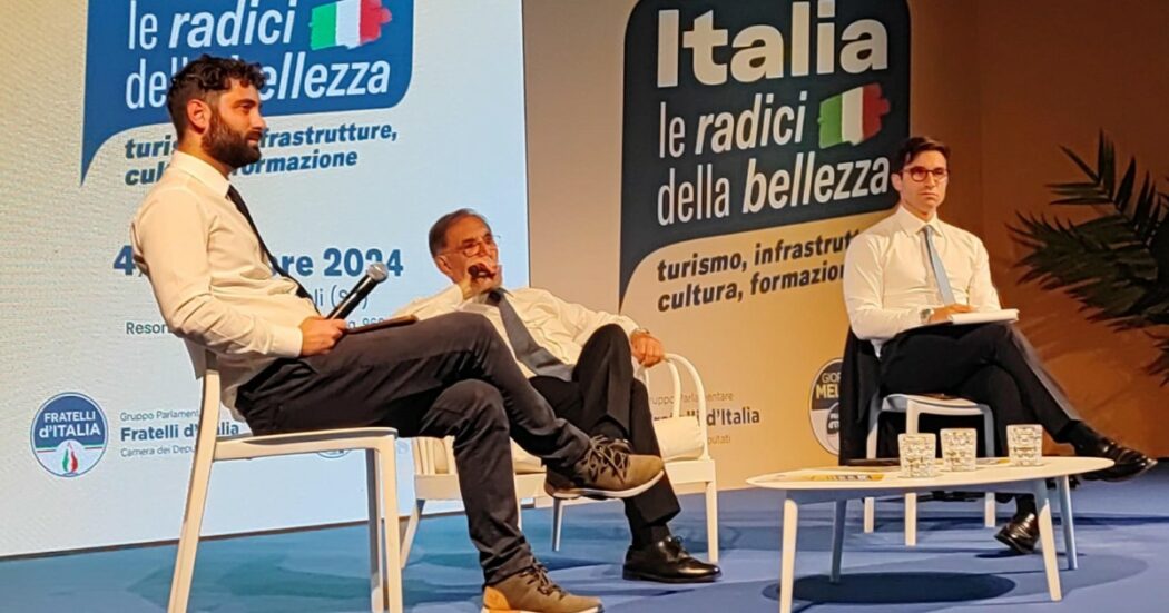 https://st.ilfattoquotidiano.it/wp-content/uploads/2024/10/06/convention-fratelli-d-italia-brucoli-1050x551.jpg