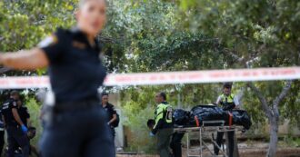 Copertina di Israele, attacco con coltello a Be’er Sheva: “Uccisa una donna e ferite altre 10 persone”. Morto il responsabile