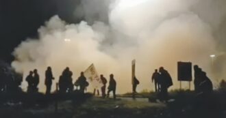 Copertina di No Tav, sgomberato presidio dopo una notte di scontri: terreno è di proprietà dei cittadini