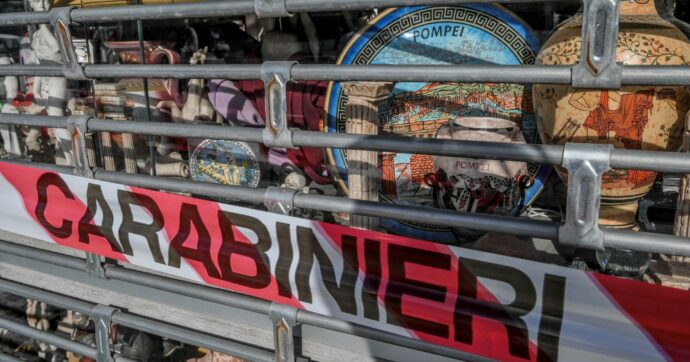 Copertina di Pompei, maxi sequestri di chioschi: 66 indagati