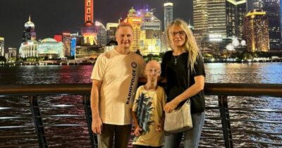 Copertina di “Diceva ‘per fortuna che c’è la morte, altrimenti continuerei a rimandare a domani le cose che posso fare oggi'”: parlano i genitori di Sammy Basso