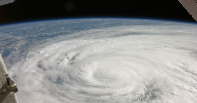 L’uragano Milton verso la baia di Tampa in Florida. La sindaca della città: “Se scegliete di rimanere nelle aree di evacuazione, morirete”