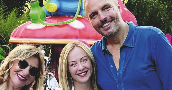 “Vedi questo imprenditore”:  la chat di Scurti a Sangiuliano