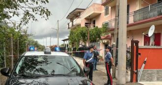 Copertina di Strangola la moglie di 24 anni davanti ai figli piccoli: arrestato un 30enne. I bambini alla zia: “Papà ha ucciso mamma”