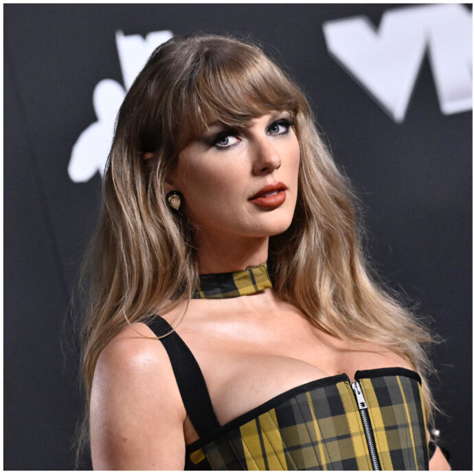 Taylor Swift dona cinque milioni di dollari per aiutare le vittime degli uragani Helene e Milton: “Utile per le comunità nella ricostruzione e nella ripresa”