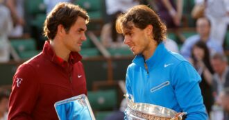 Copertina di Nadal si ritira, la reazione di Federer: “Ho sperato che questo giorno non arrivasse mai”. Il saluto del mondo del tennis
