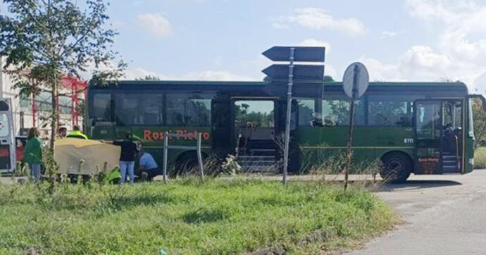 Piacenza, studentessa di 14 anni morta schiacciata da un autobus fuori da scuola
