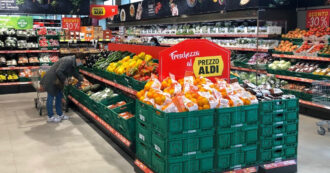 Copertina di Istat, spesa per i consumi in calo dell’1,5% nel 2023. Sempre più famiglie risparmiano anche sugli alimentari