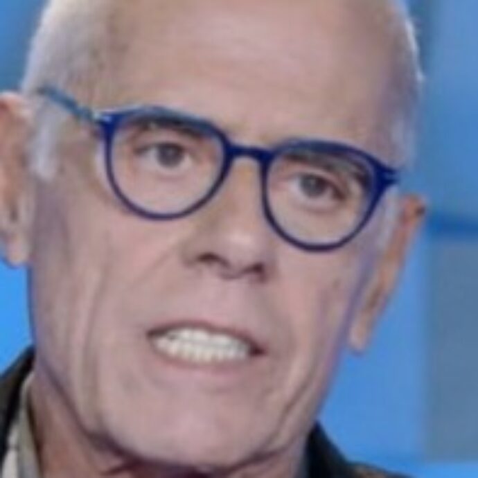 “Adriano Celentano ha detto che non mi risponde perché mi vuole bene? Non ci credo. Ora non lo richiamerei, è possibile che mi insulti”: parla Teo Teocoli