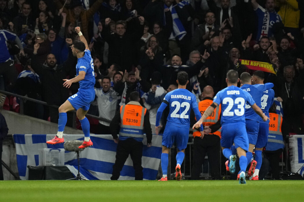 Greece’s Vangelis Pavlidis, right, celebrates with teammates after scoring the opening goal during the UEFA Nations League Group F soccer match between England and Greece at Wembley Stadium in London, Thursday, Oct. 10, 2024. (AP Photo/Kirsty Wigglesworth)

Associated Press/LaPresse