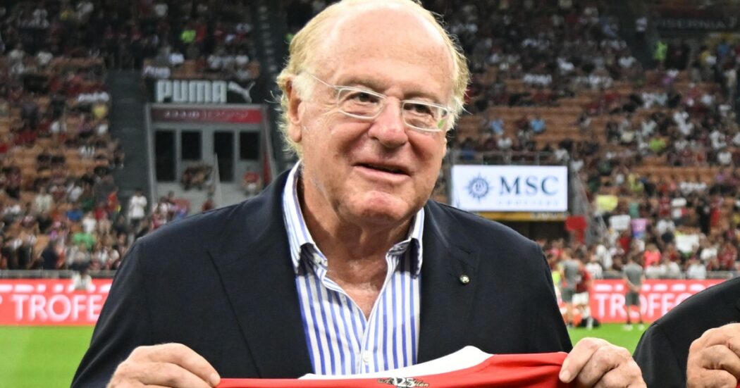 https://st.ilfattoquotidiano.it/wp-content/uploads/2024/10/11/scaroni-milan-san-siro-1050x551.jpg