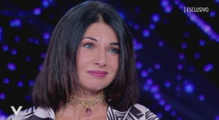 Copertina di “Mia figlia dipendende dalle droghe, l’ultimo anno è stato terribile. Non era più lei, era difficile anche incontrarla”: il drammatico racconto di Nadia Bengala