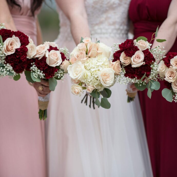 “Ho pianto di gioia quando ho ricevuto l’invito al matrimonio della mia amica d’infanzia, poi ho capito la grossa fregatura”: la storia su Reddit