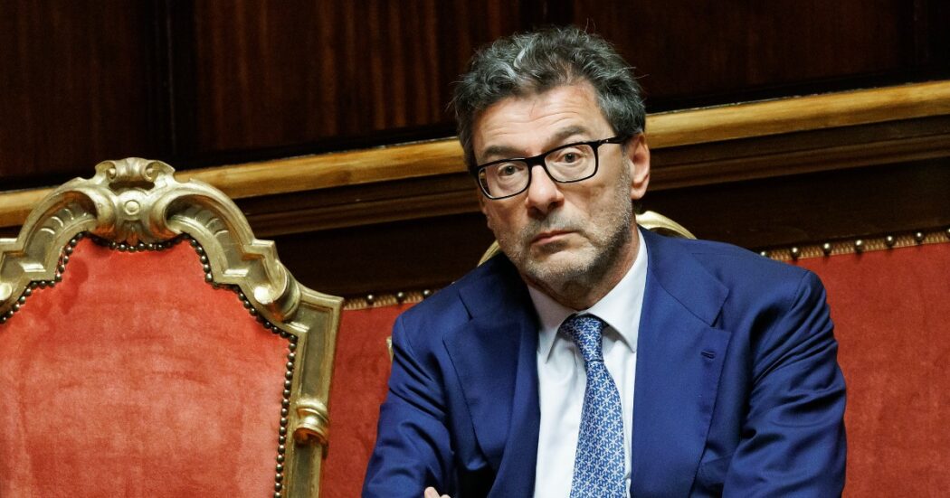 https://st.ilfattoquotidiano.it/wp-content/uploads/2024/10/13/giorgetti-1200-12-1050x551.jpg