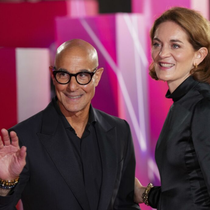 Stanley Tucci: “Il tumore alla lingua? È stato terribile, il sapore in bocca era orribile. Non volevo seguire la terapia standard, ma mia moglie si è opposta”