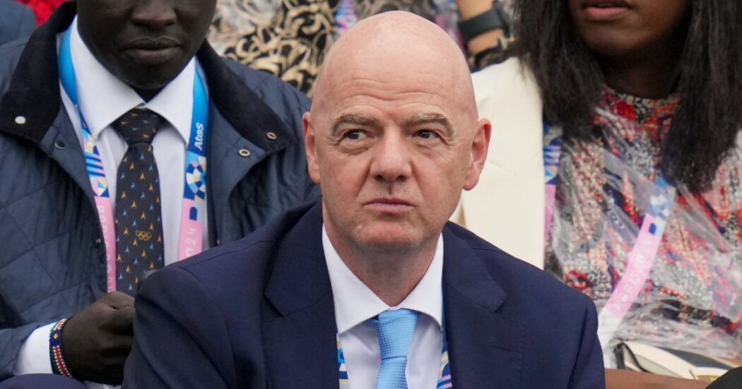 https://st.ilfattoquotidiano.it/wp-content/uploads/2024/10/14/gianni-infantino-1050x551.jpg