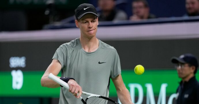 Jannik Sinner si ritira dal Masters 1000 di Parigi-Bercy per un virus influenzale