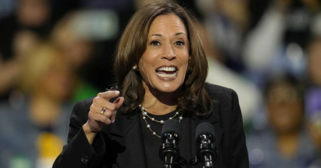 https://st.ilfattoquotidiano.it/wp-content/uploads/2024/10/15/kamala-harris-1200-1050x551.jpg