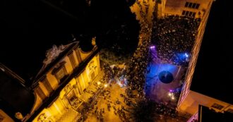 Copertina di Ballarò Buskers, a Palermo il Festival di Arti di Strada si schiera contro il turismo di massa: “Abitanti espulsi dai propri quartieri”