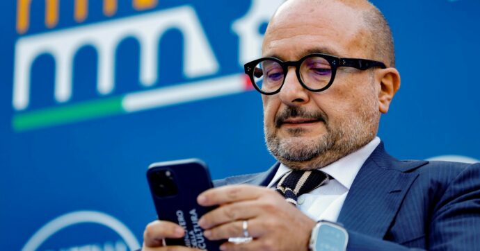 Spostamenti e screenshot: così l’ex ministro Sangiuliano si “geolocalizzava”