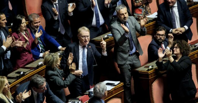 La maternità surrogata è reato universale, ma non c’è nessuna legge per tutelare i figli