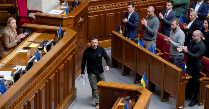 Zelensky insiste: “Il mio piano è bello”