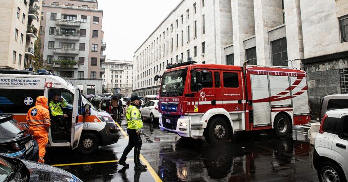 Piccolo incendio nel Tribunale di Milano: 500 evacuati per il fumo. Non ci sono feriti né intossicati