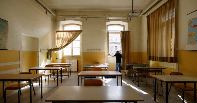 Maestra faceva recitare le preghiere ai bambini, respinto il suo ricorso: “Ha violato i doveri di docente”