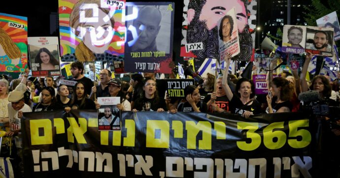 Israele, quale festa? I parenti temono per gli ostaggi: “Speriamo nella pace”