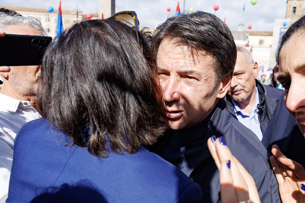 Elly Schlein e Giuseppe Conte durante la manifestazione organizzata da Fim, Fiom e Uilm in occasione dello sciopero nazionale dei metalmeccanici del settore automotive, Roma, Venerdì, 18 Ottobre 2024 (Foto Roberto Monaldo / LaPresse)

Elly Schlein e Giuseppe Conte during the demonstration organized by Fim, Fiom and Uilm unions on the occasion of the national strike of automotive sector metalworkers, Rome, Friday, October 18, 2024 (Photo by Roberto Monaldo / LaPresse)