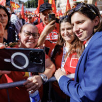 La segretaria del Partito Democratico Elly Schlein durante la manifestazione organizzata da Fim, Fiom e Uilm in occasione dello sciopero nazionale dei metalmeccanici del settore automotive, Roma, Venerdì, 18 Ottobre 2024 (Foto Roberto Monaldo / LaPresse)

Secretary of Democratic Party Elly Schlein during the demonstration organized by Fim, Fiom and Uilm unions on the occasion of the national strike of automotive sector metalworkers, Rome, Friday, October 18, 2024 (Photo by Roberto Monaldo / LaPresse)