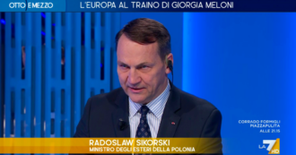 Copertina di Il ministro polacco Sikorski a La7: “Migranti Bielorussia sono agenti di Putin da infiltrare in Ue. Guerra in Ucraina? Kiev deve vincere”