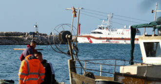 Copertina di Arrivata a Bari la motovedetta con i 12 migranti tornati in Italia dall’Albania dopo soli 3 giorni