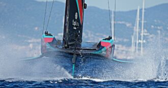 Copertina di Team Emirates New Zealand conquista la terza America’s Cup consecutiva: Ineos Britannia si arrende 7-2