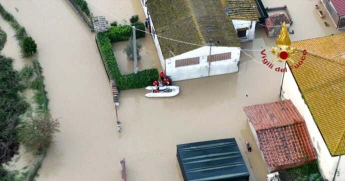 Copertina di Emilia-Romagna:  allagamenti  ed evacuazioni