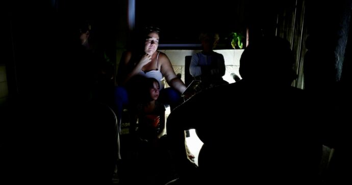 Cuba, collassa la rete elettrica: al buio da venerdì