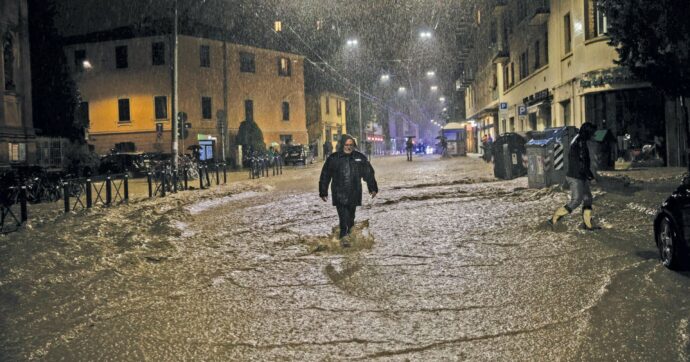 Copertina di Bologna finisce sott’acqua: un morto e 3.500 evacuati