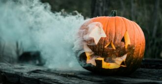 Copertina di Dolcetto o scherzetto inquinante? Halloween, l’unico spaventoso incubo sono la plastica e l’usa e getta