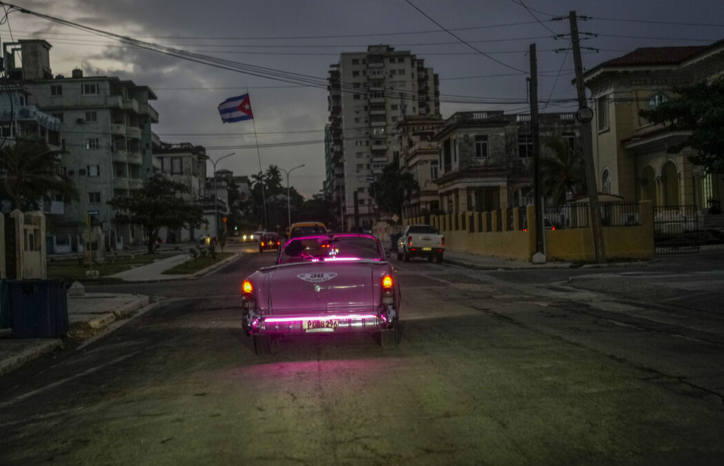 A classic American car with a Cuban flag drives down a street in Havana, Monday, Oct. 21, 2024. (AP Photo/Ramon Espinosa) 


Associated Press / LaPresse
Only italy and spain