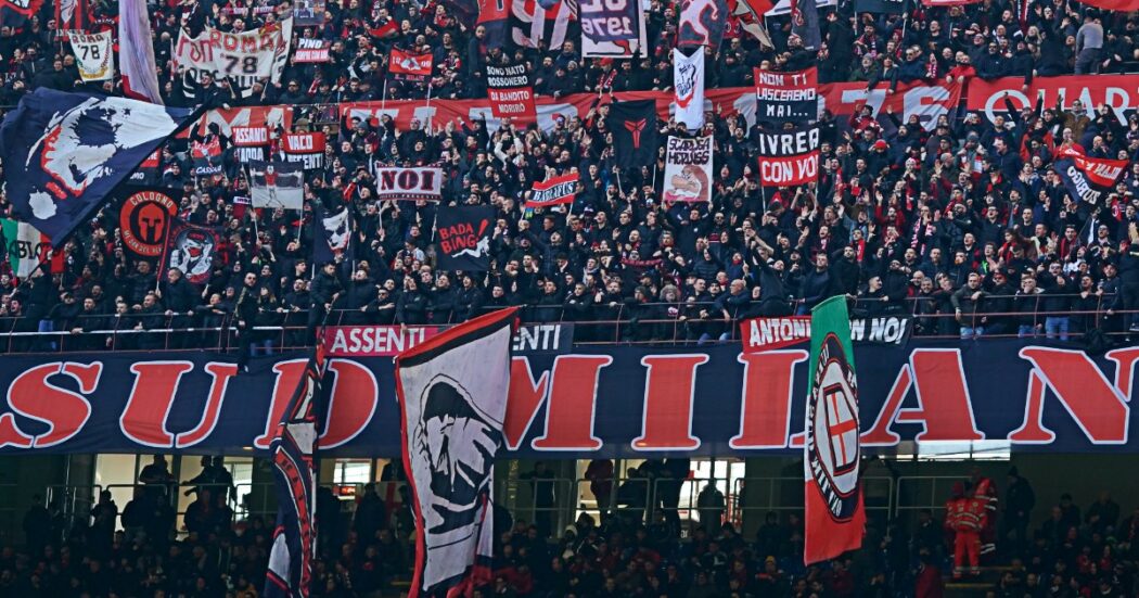 https://st.ilfattoquotidiano.it/wp-content/uploads/2024/10/22/ultras-curva-sud-milan-1050x551.jpg