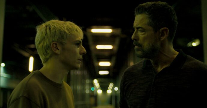 Gassmann e Gheghi negli abissi del peccato originale. Tra delitto e  castigo, arriva alla Festa di Roma Mani nude di Mauro Mancini - Il Fatto  Quotidiano