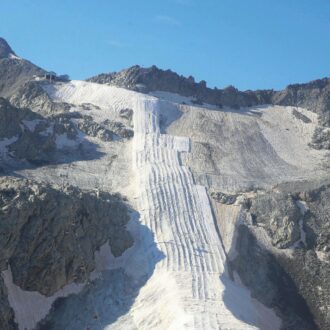 Copertina di Il Manifesto europeo per proteggere i ghiacciai. E in Europa le montagne si riscaldano al doppio della velocità