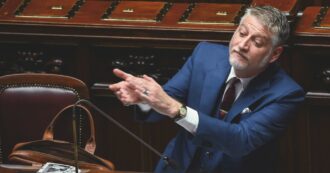 Copertina di Cultura, Giuli è sotto assedio: “Fatemi fare il ministro”. Scontro con Fazzolari