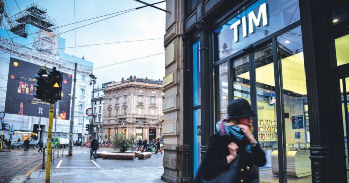 Tim, “mazzette da 50 mila euro” Indagato l’uomo dell’Ad Labriola