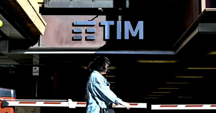 Corruzione tra privati, perquisiti gli uffici dei procuratori di Tim e Ntt Data. I pm di Roma: “Tangente da 50mila euro”