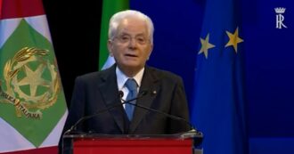 Copertina di Mattarella: “La nostra Costituzione è antifascista, si fonda sulla lotta di Liberazione matrice di libertà e democrazia” – Video