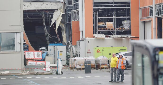 Copertina di Esplosione alla Toyota, sospese le attività: oltre 700  lavoratori  in cassa integrazione