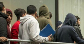 Copertina di Qui a Ferrara i tempi per il permesso di soggiorno si sono allungati di molto: siamo davvero frustrati