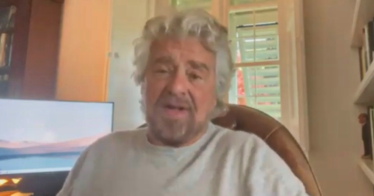 Grillo attacca Conte in un video: “È il mago di Oz, si faccia il suo partito dei 22 mandati. M5s? È evaporato”