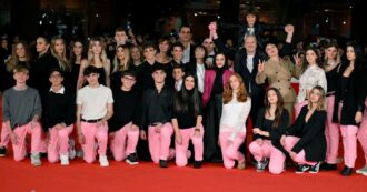 Copertina di Il ragazzo dai pantaloni rosa, dopo gli insulti omofobi a Roma i genitori di Treviso bloccano il film. Il sindaco leghista: “Persa occasione”